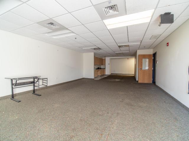 More Photos Of 10 Timberview Ln, Russell Medical For Sale