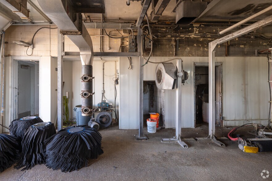 More Photos Of 10215 Watson Rd, Saint Louis Carwash For Lease