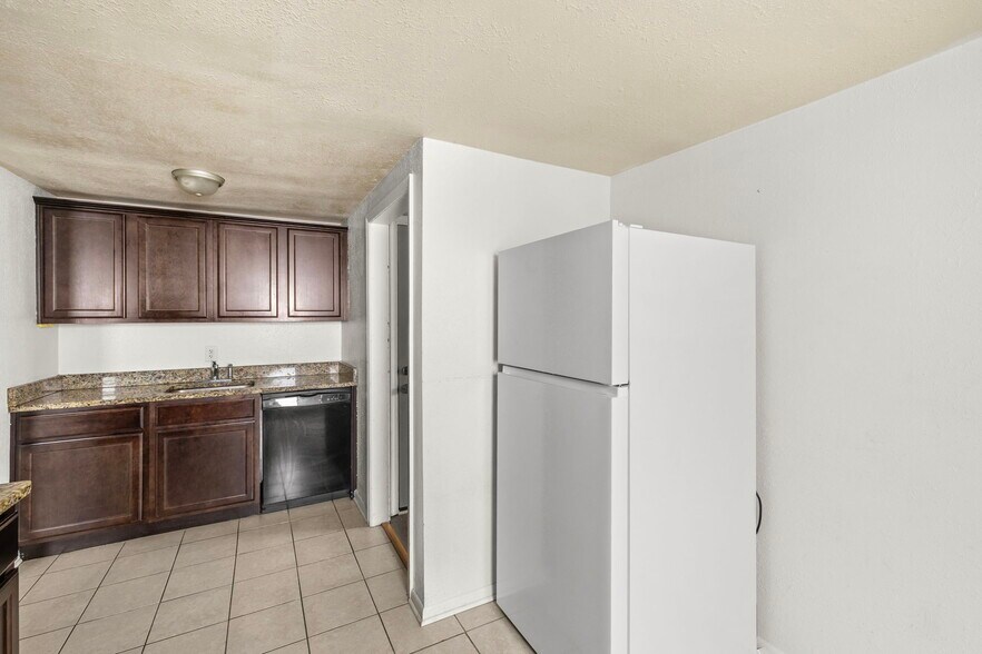 More Photos Of 1012-S S Main St, Culpeper Medical For Sale