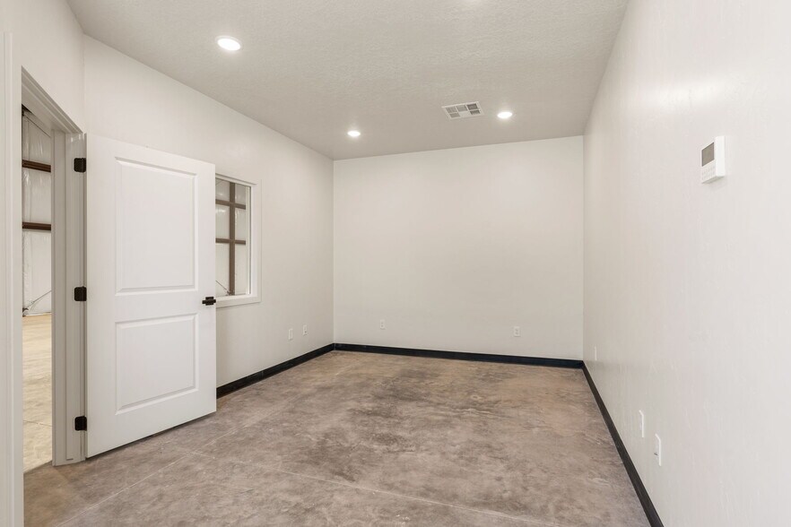 More Photos Of 2351 W 850 N, Cedar City Warehouse For Lease