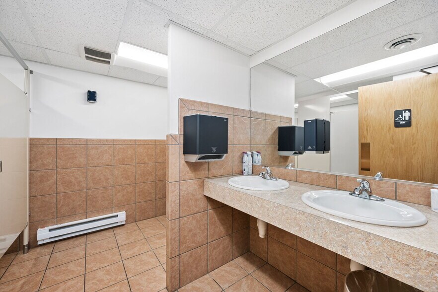 More Photos Of 504 W Eisenhower Blvd, Loveland Office For Sale