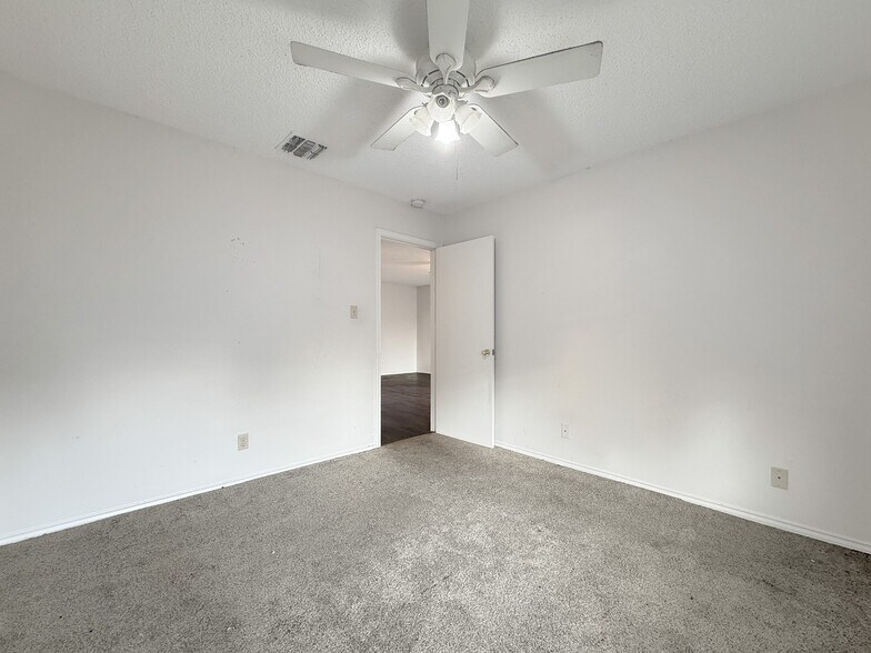 More Photos Of 1870 King David Dr, Three Rivers Apartments For Sale