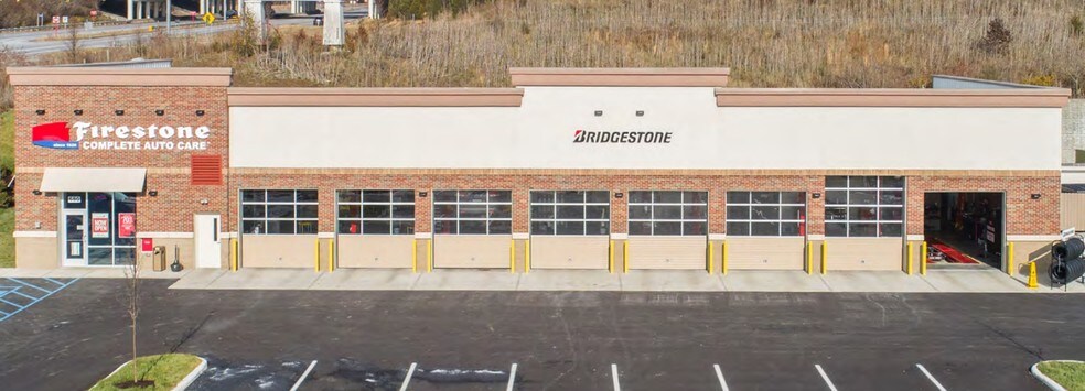 More Photos Of 400 Corwin Nixon Blvd, South Lebanon Unknown For Lease