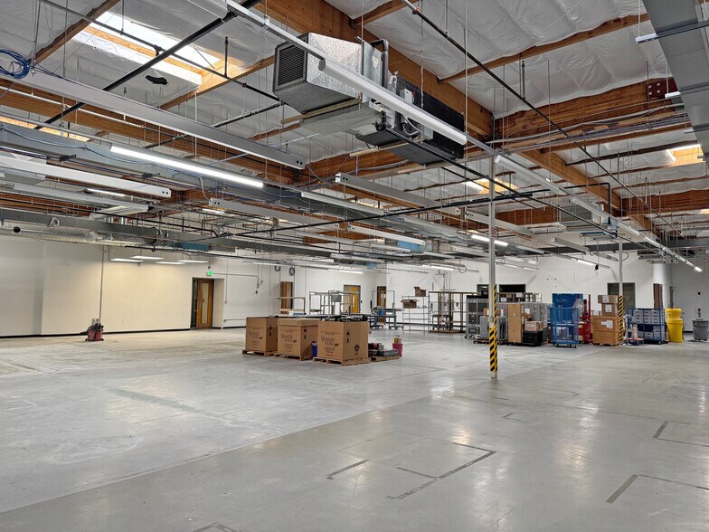 More Photos Of 424 Aviation Blvd, Santa Rosa Industrial For Sale