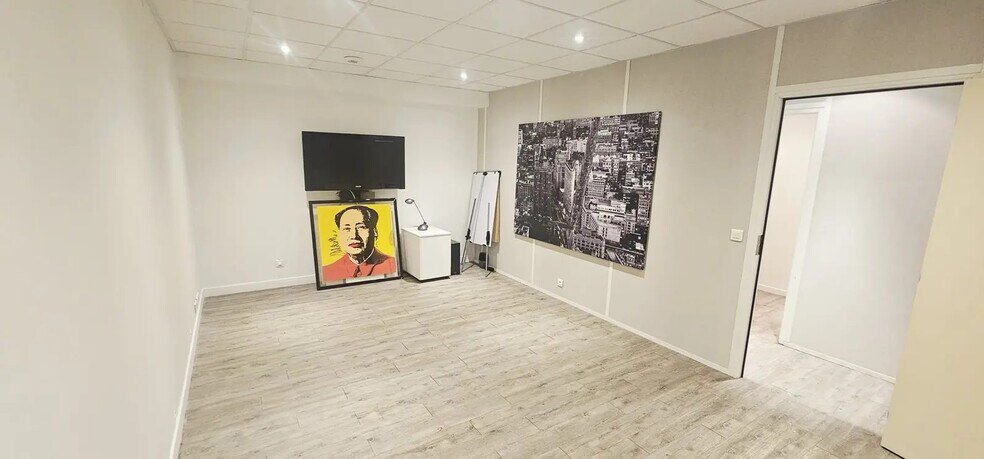 More Photos Of 250 Avenue Du Président Wilson, Saint-Denis Office For Sale