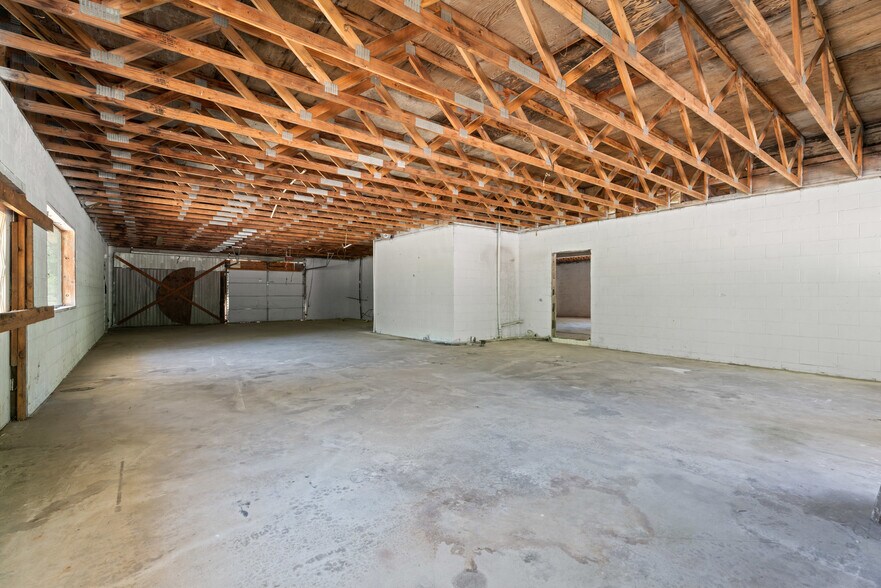 More Photos Of 39913 221st ave, Amboy General Retail For Sale