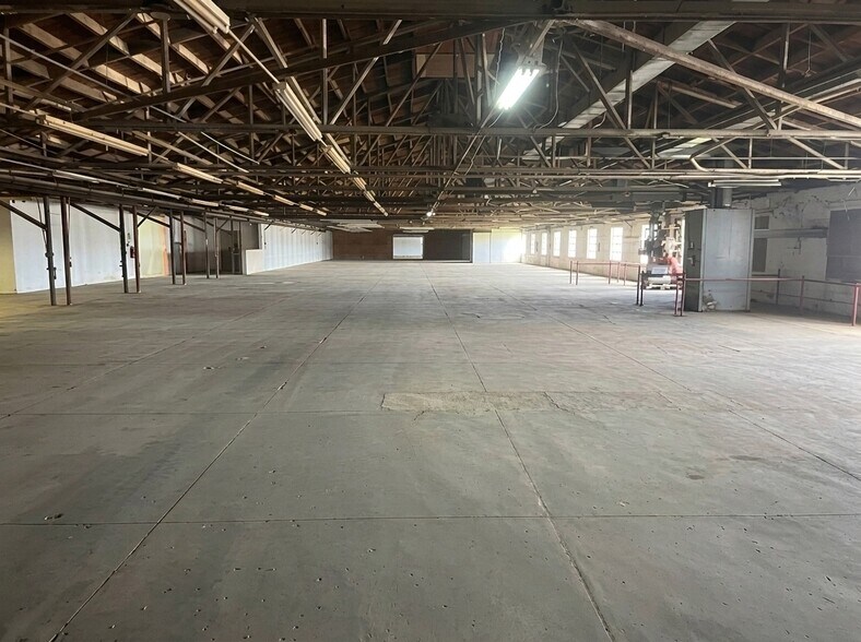 More Photos Of 440 Frankston St, Jacksonville Warehouse For Sale