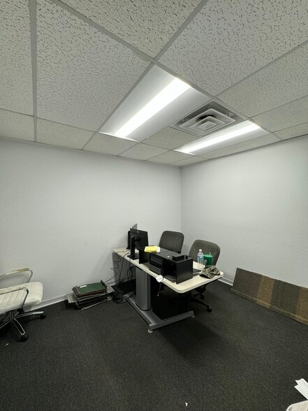 More Photos Of 3111 Fortune Way, Wellington Warehouse For Lease