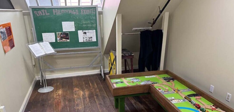 More Photos Of 1313 SE Mill St, Salem Freestanding For Lease