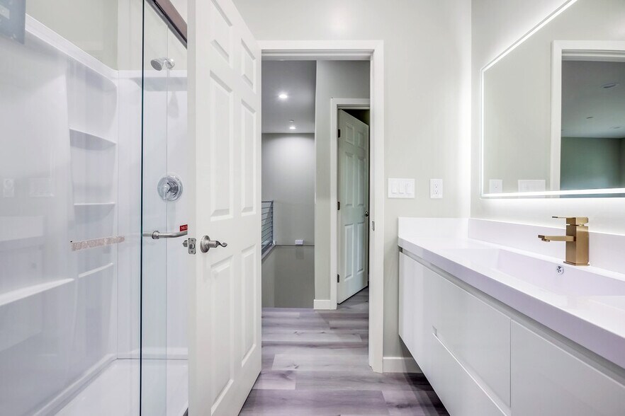 More Photos Of 1113 N Bewley St, Santa Ana Apartments For Sale