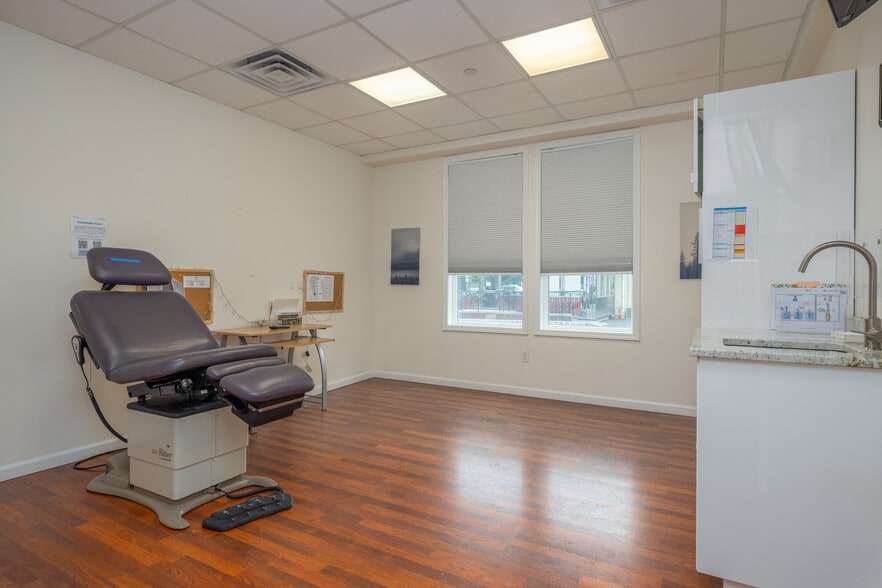 More Photos Of 516 NY-303, Orangeburg Medical For Lease