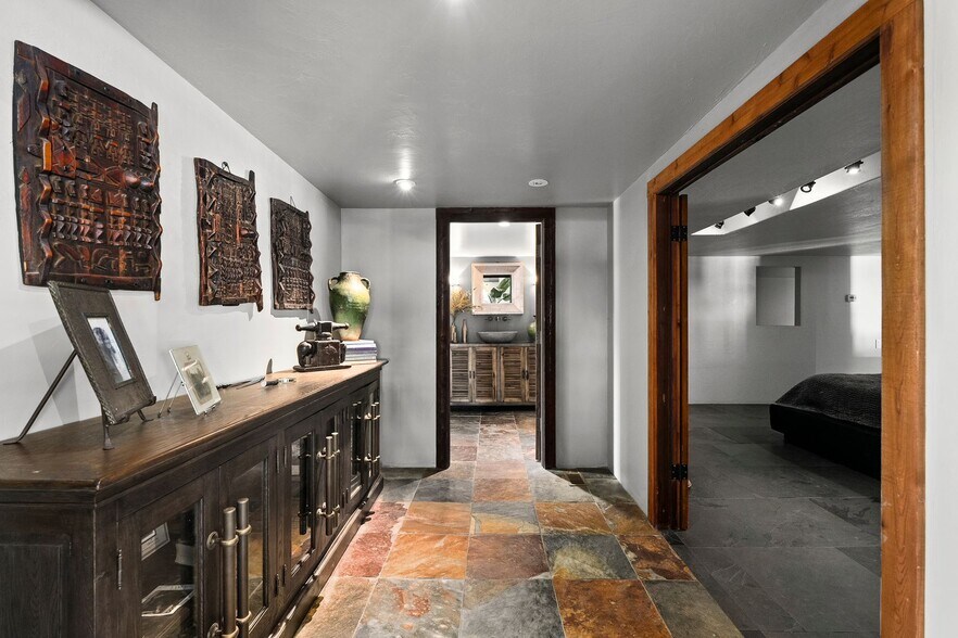 More Photos Of 1703 Highway 35 S, Rockport Office Residential For Lease