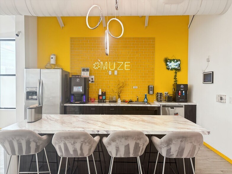 More Photos Of 8968-8998 Kirby Dr, Houston Coworking Space