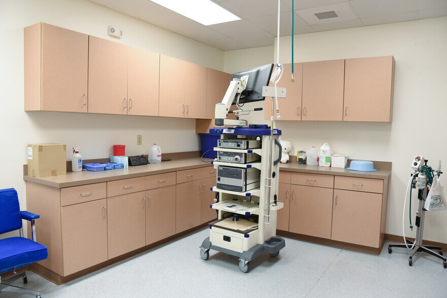 More Photos Of 2117 Veterans Dr SE, Decatur Healthcare For Sale