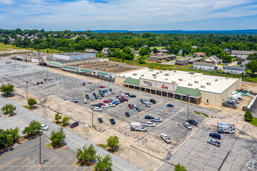 Primary Photo Of 1200 S Waldron Rd, Fort Smith Unknown For Lease