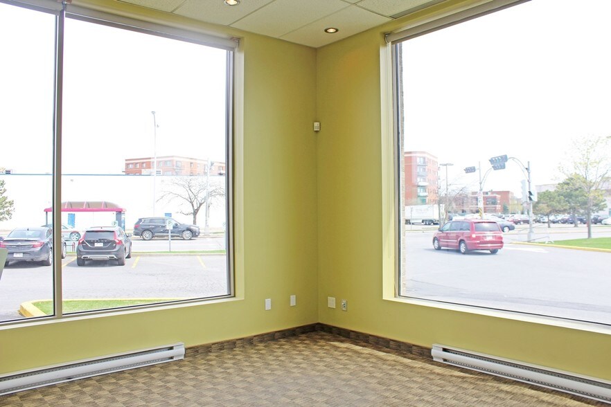 6400 Auteuil Av, Brossard, QC J4Z 3P5 Office For Lease