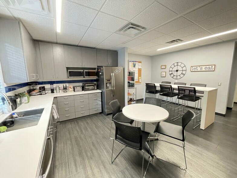 More Photos Of 2209 NW 40th Ter, Gainesville Office For Lease