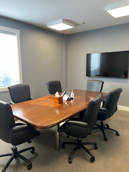 More Photos Of 64 Wall St, Madison Office Residential For Lease