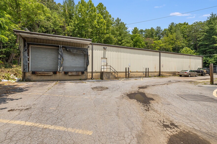 More Photos Of 1380 Tunnel Rd, Asheville Light Distribution For Lease