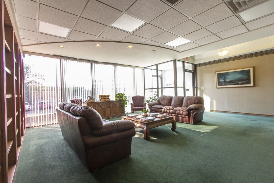 More Photos Of 4171 N Mesa St, El Paso Office For Sale