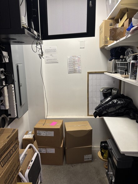 More Photos Of 100 Town Square Pl, Jersey City Office For Lease