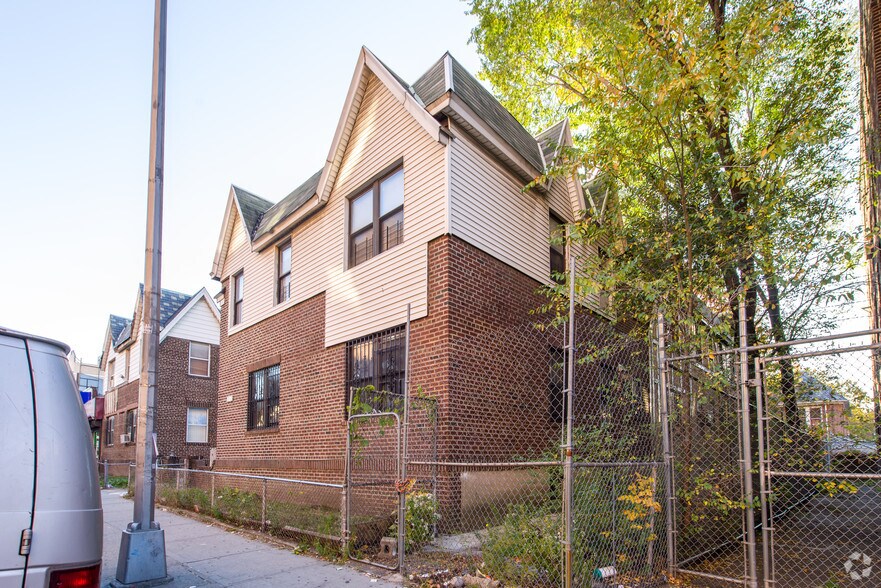 More Photos Of 35-48A 73rd St, Jackson Hts, Jackson Heights Office Residential For Sale