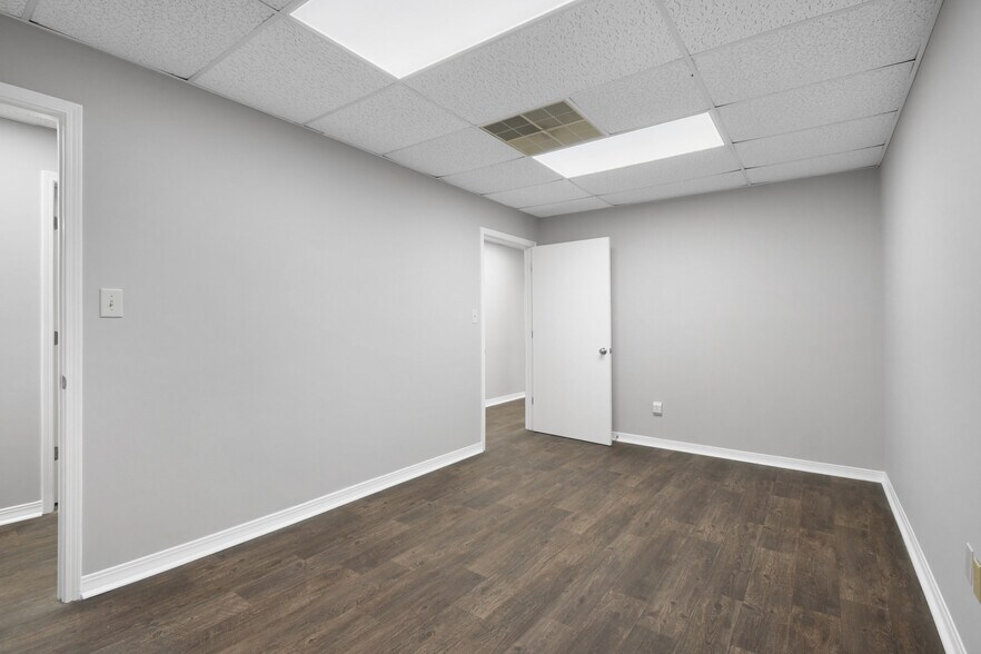 More Photos Of 1840 Dunn Ave, Jacksonville Medical For Lease