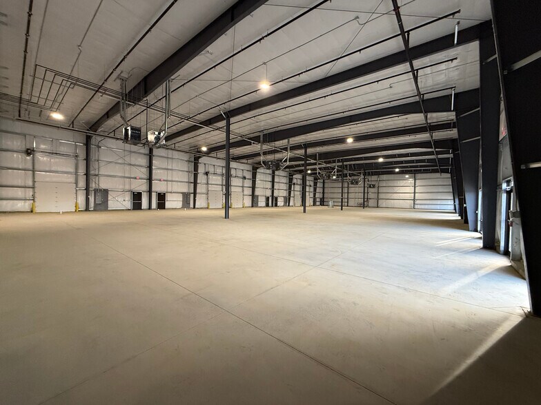 More Photos Of 4100 E Producer Ln, Sioux Falls Distribution For Lease