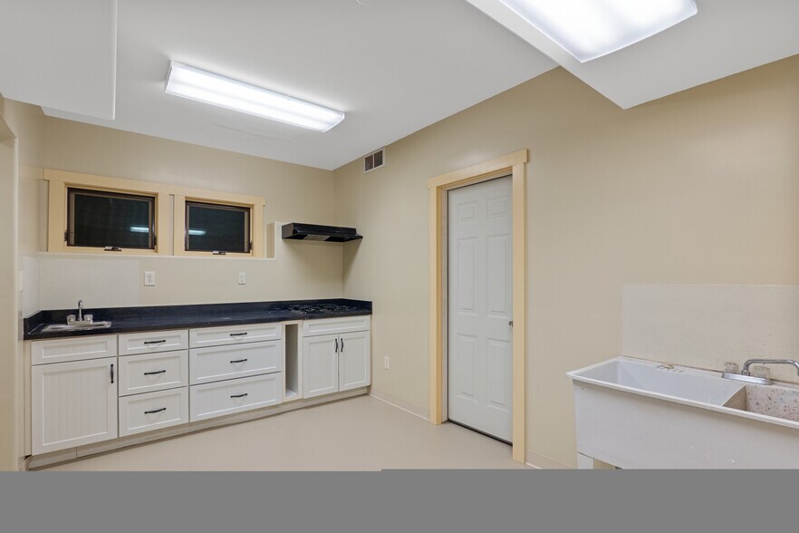 More Photos Of 243 Ridgeline Dr, Brevard Specialty For Sale