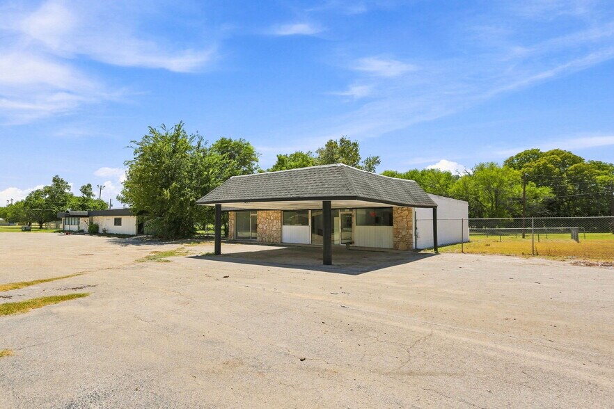 More Photos Of 1271 Oak St, Schertz Schools For Lease