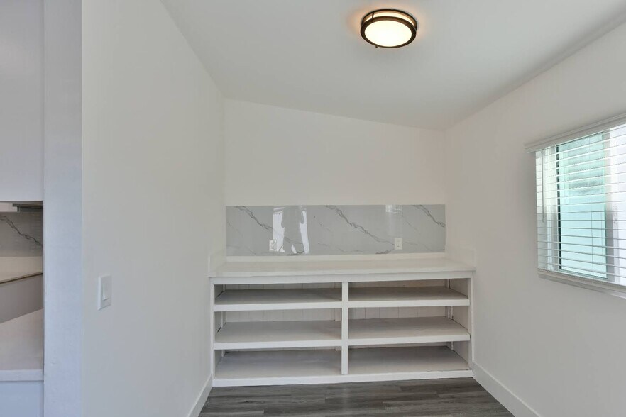 More Photos Of 6221 Corona Ave, Bell Apartments For Sale