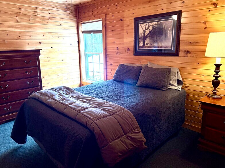 More Photos Of 32600 N State Route 44, Slate Run Hotel For Sale