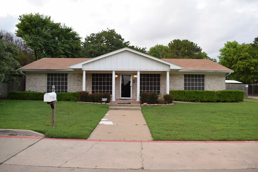 More Photos Of 2105-2107 W Shady Grove Rd, Irving Daycare Center For Sale