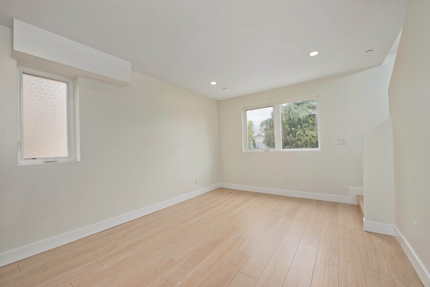 More Photos Of 635 N Harvard Blvd, Los Angeles Apartments For Sale