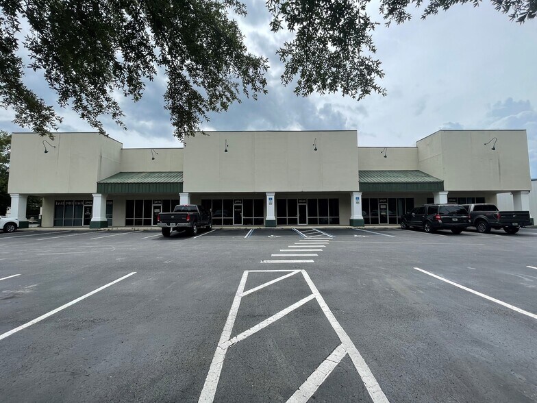 More Photos Of 3678 County Road 561, Tavares Light Distribution For Lease