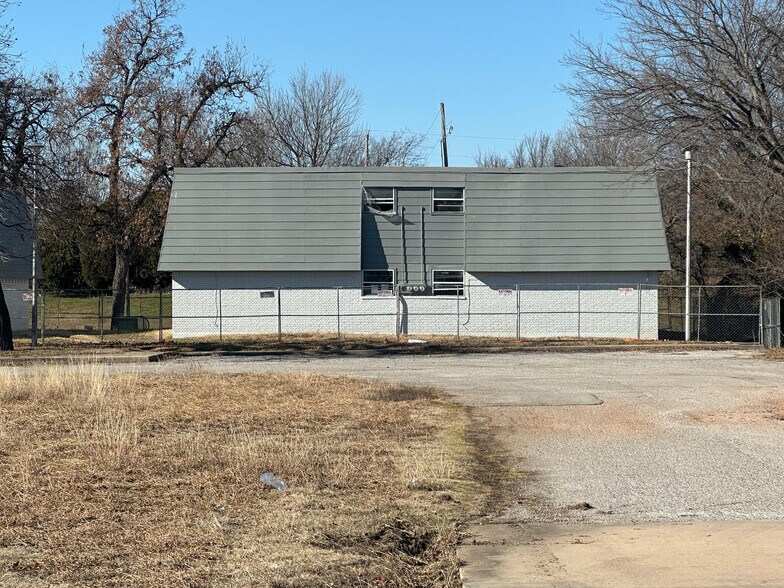 More Photos Of 2302 NW 38th St, Lawton Apartments For Sale
