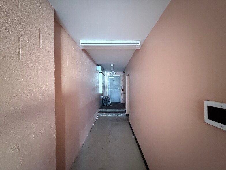 More Photos Of 3393-3437 Summer Ave, Memphis Storefront For Lease