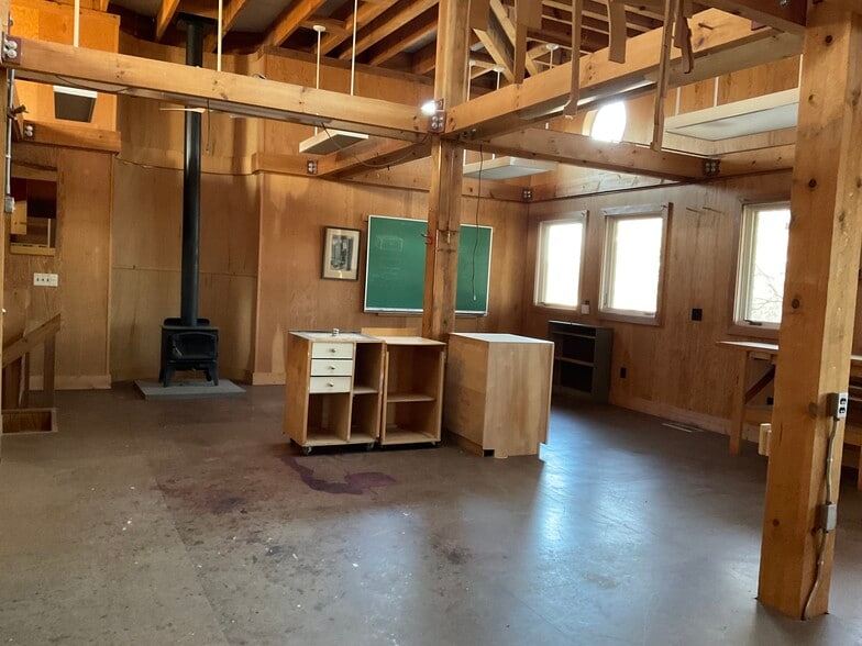 More Photos Of 990 Culpepper St NW, Atlanta Light Distribution For Lease