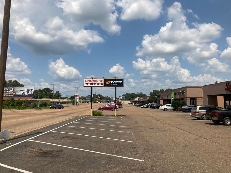 More Photos Of 1410-1444 Ellis Ave, Jackson General Retail For Sale