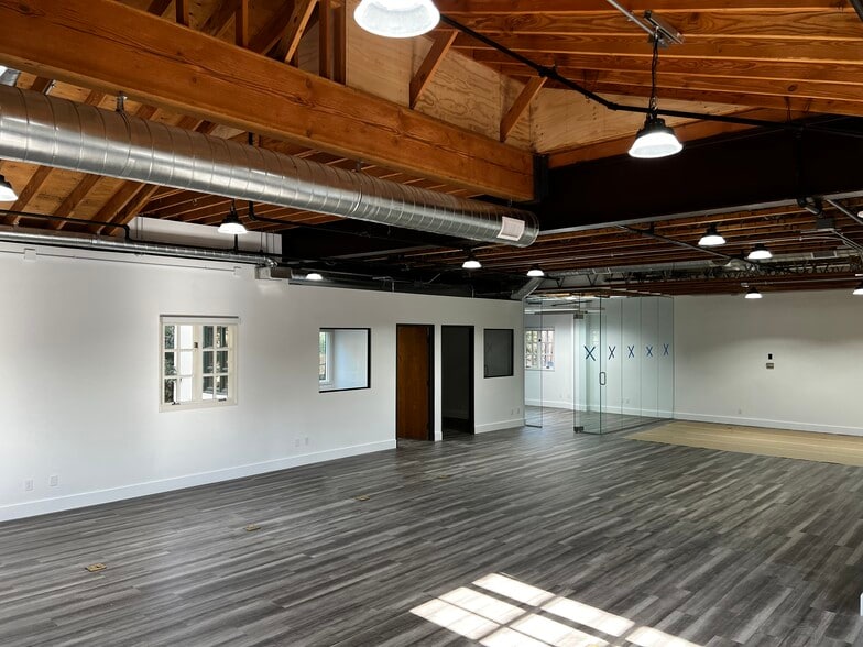More Photos Of 9696 Culver Blvd, Culver City Office For Lease