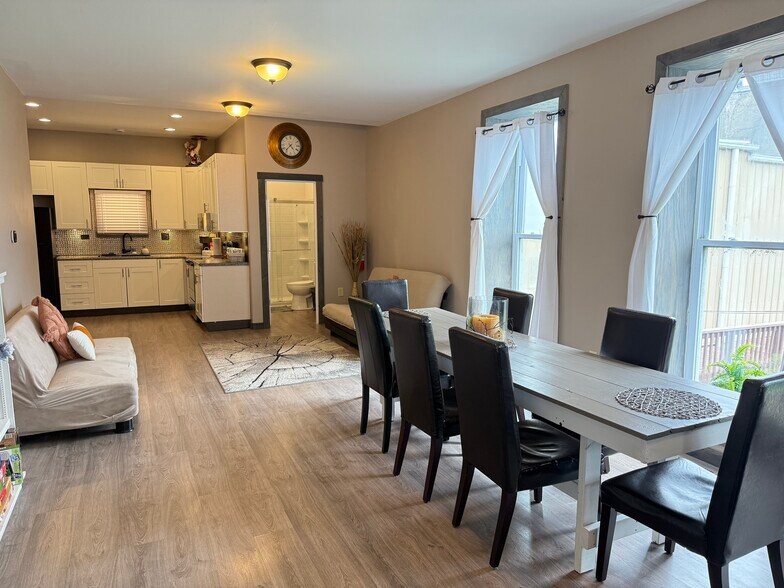 More Photos Of 121 Water St, Albany General Retail For Sale