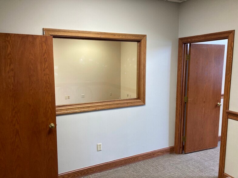 More Photos Of 200 Littleton Rd, Westford Office For Sale