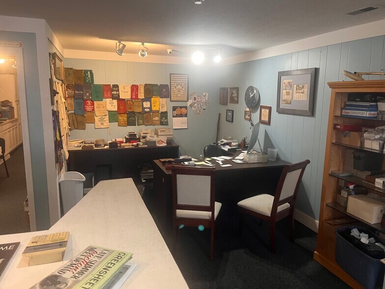 More Photos Of 207-209 N Sale St, Ellettsville Storefront For Sale