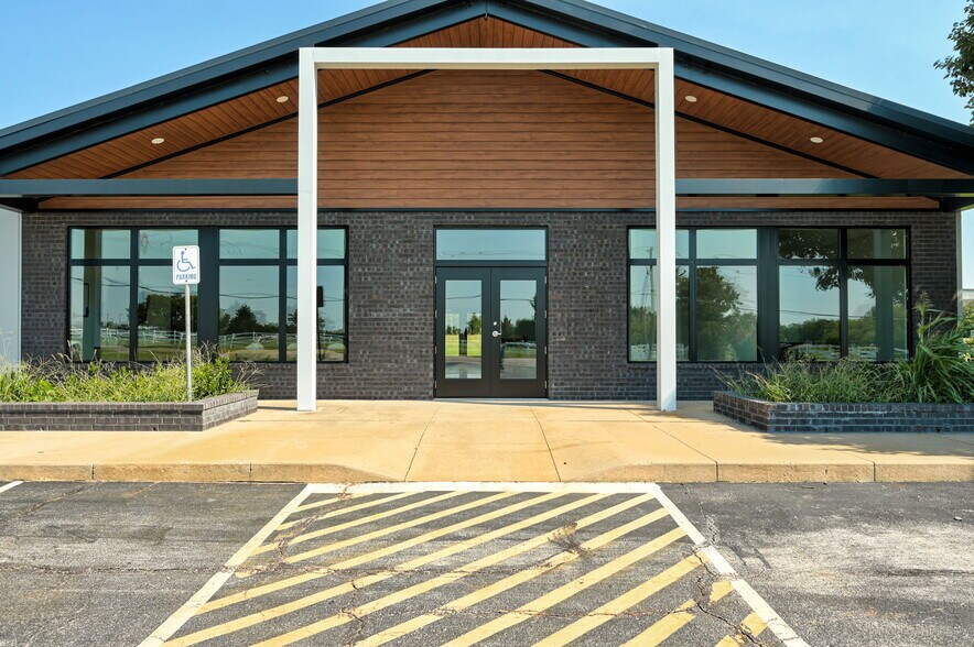 Primary Photo Of 501 E Britton Rd, Oklahoma City Auto Dealership For Lease