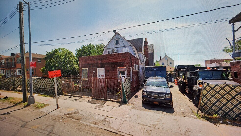 More Photos Of 10316 Van Wyck Expy, South Richmond Hill Land For Sale