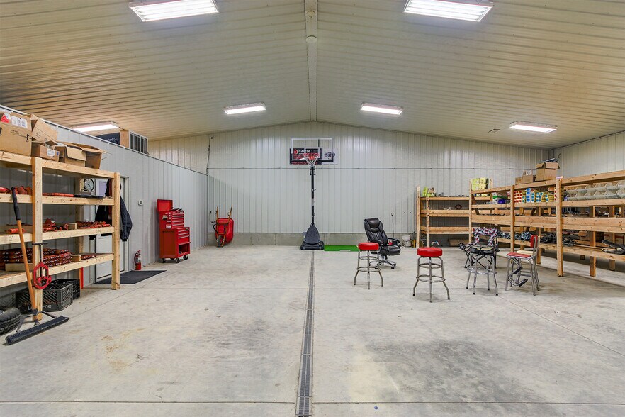 More Photos Of 1010 W Buchanan St, California Freestanding For Sale