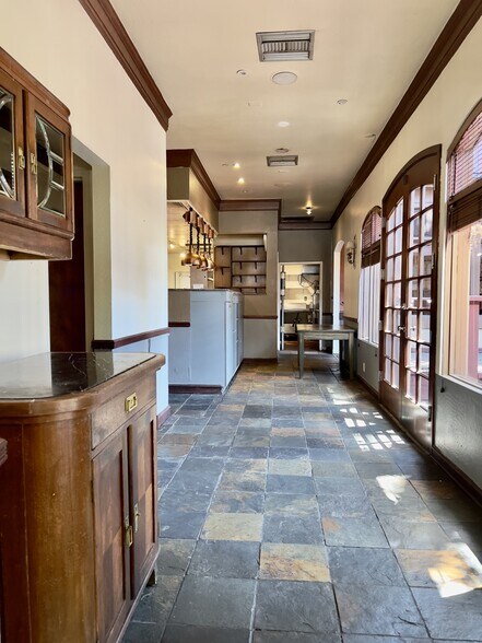 More Photos Of 14572 Big Basin Way, Saratoga Storefront For Lease