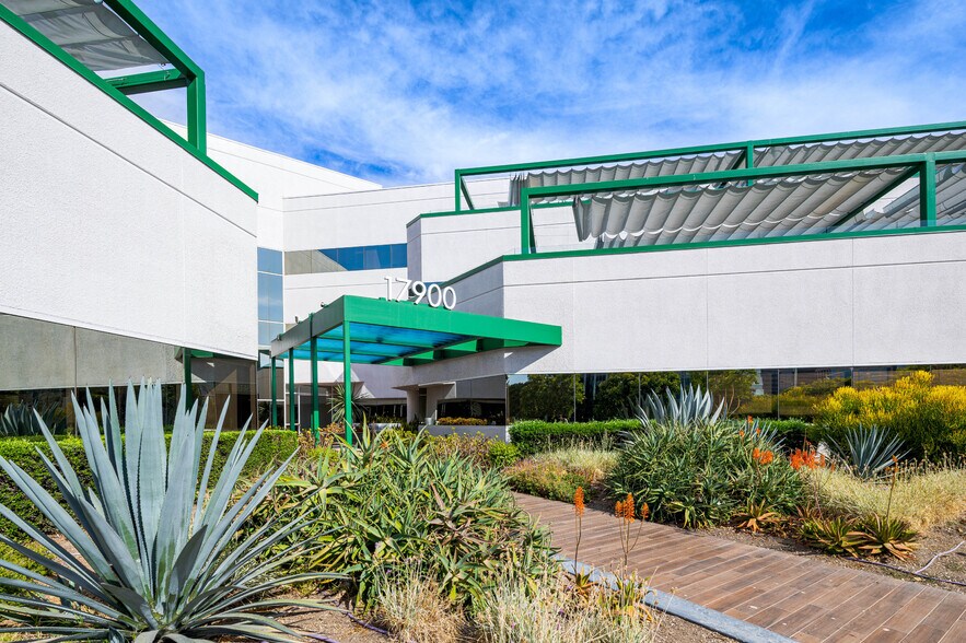 More Photos Of 17900 Von Karman Ave, Irvine Office For Sale