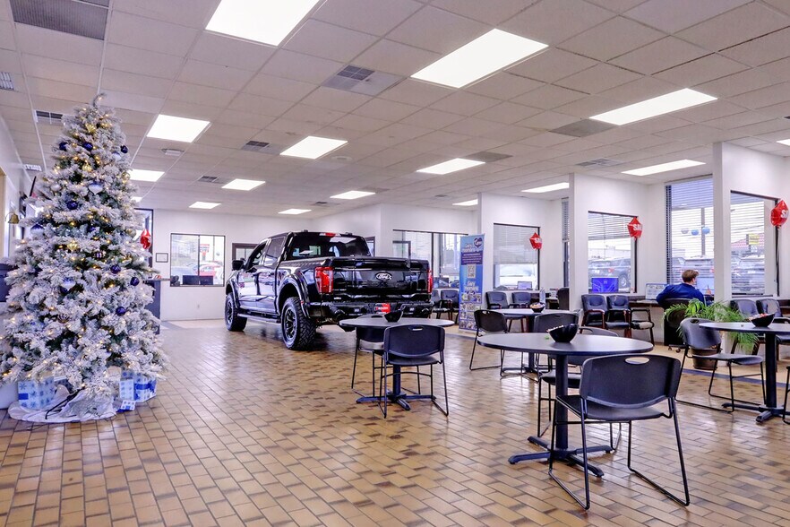 More Photos Of 1070 Versailles Rd, Frankfort Auto Dealership For Sale