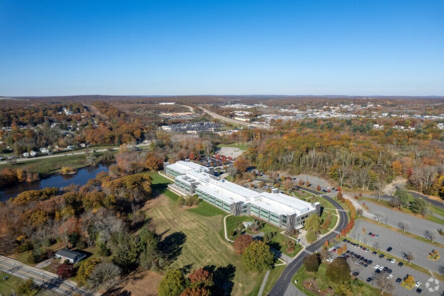 More Photos Of 1301 Atwood Ave, Johnston Office For Lease